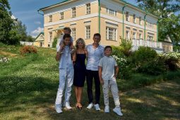 Курская семья победила во Всероссийском конкурсе «Семья года»