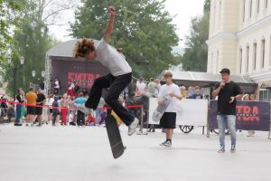 Вопреки законам гравитации