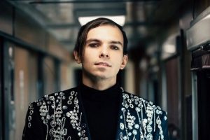 На сцену –  с Лолитой