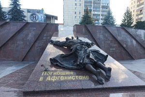 В Курске реконструируют памятник «Скорбящая мать»