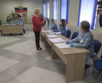 Глава Курского Горсобрания проголосовала на избирательном участке в Мокве