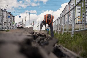В Курске восстановят тротуар на проспекте Плевицкой