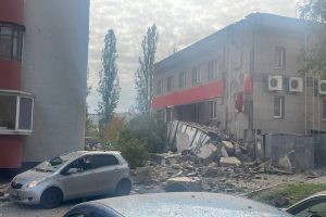 В Белгороде обломки ракеты упали на жилой многоквартирный дом