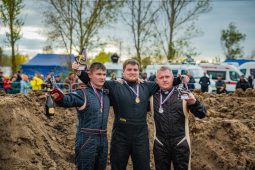 Куряне взяли золотые медали в Чемпионате России по автокроссу