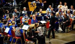 Курян приглашают на юбилейный концерт оркестра народных инструментов