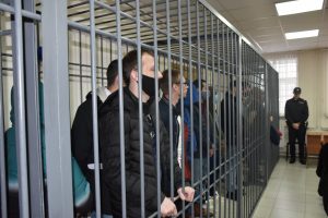 В Курске преступную группу из 17 человек осудили за сбыт наркотиков