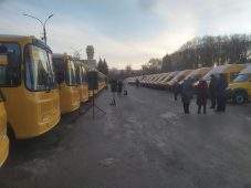 Курские сельские школы получили новые автобусы