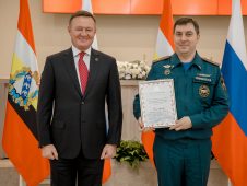 Губернатор Курской области наградил курских спасателей