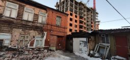 В Курске обрушилась стена дома на улице Ломоносова, 39