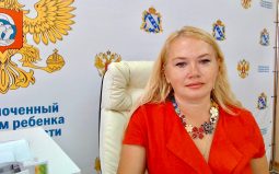 Курский детский омбудсмен прокомментировала введенные против нее санкции