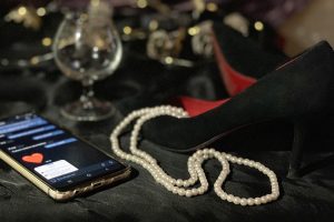 73-летняя курянка отправила чужое интимное фото и попала под суд
