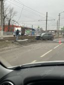 В Курске на улице Литовской легковушка врезалась в ЛЭП
