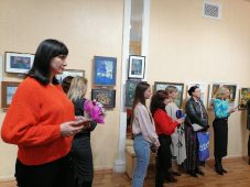 В Курске открылась выставка женщин-художниц