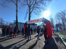 Более 200 курян поучаствовали в забеге в День воссоединения Крыма и России