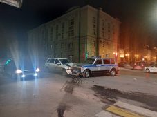В центре Курска автомобиль полиции попал в ДТП