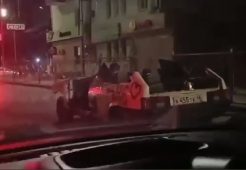 В Курске полиция проверяет движение по городу кабриолета без дверей