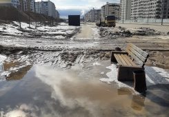 Куряне сообщают о затопленных тротуарах на проспекте Плевицкой