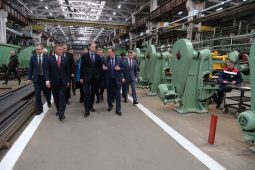 Вице-премьер Мантуров высоко оценил промышленный потенциал Курской области