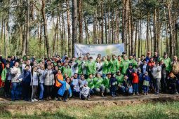 В Курске Сбер и движение «ЭКА» приняли участие во всероссийской экологической акции «Посади лес»