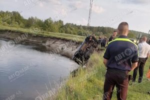 Водитель и пассажир утонули вместе с автомобилем