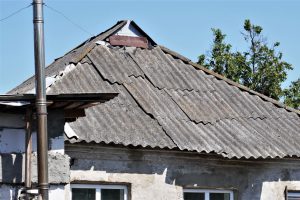 В Курской области семье мобилизованного помогут перекрыть крышу дома