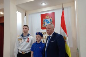 В Курской областной Думе наградили лучших кадет