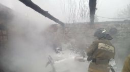 В Курской области от искры мотоцикла сгорели три сарая, два гаража и машина