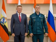 Курских спасателей наградили медалями «За заслуги перед Курской областью»