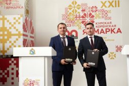 Глава Курска подписал соглашение о сотрудничестве с областной ТПП