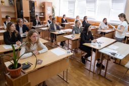 Три курских выпускника сдали ЕГЭ по литературе на 100 баллов