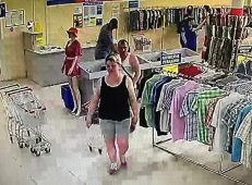В Курске разыскивают мужчину и женщину, расплатившихся чужой картой в магазине