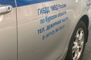 В Курске на улице Сумской водитель иномарки покалечил мотоциклиста
