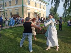 В Курской области проходит праздник в стиле XIX века «АтмоСФЕРА Фета»