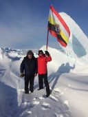 Курянин совершил прыжки с парашютом на Северном полюсе