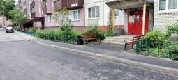 В Курске продолжают благоустраивать дворы
