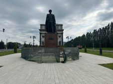 В Курске в парке «Патриот» возобновили реставрацию памятника Жукову