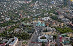 В Курске украинский беспилотник атаковал административное здание