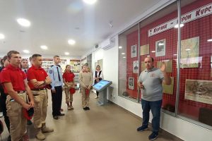 В Курске прошла выставка-экскурсия «Герои Курска и Донбасса»
