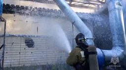 В Курске на ПЛК горело производственное здание