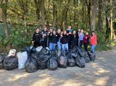 В Курской области во время субботника собрали 356 кубометров мусора