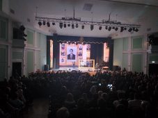 В концертном зале «Свиридовский» Курска педагогов поздравили с Днем учителя