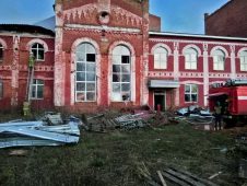 В селе Козино Курской области потушен пожар на крыше производственного здания