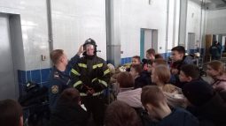 Курские школьники побывали в пожарной части