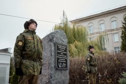 В Курске Роман Старовойт принял участие в открытии памятника «Защитникам Отечества»