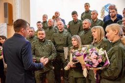 Игорь Куцак наградил членов курской народной дружины «Реzерv»