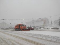 На дорогах Курской области работает более 300 единиц специализированной техники