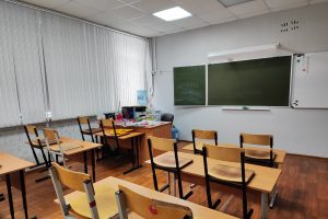 В образовательных учреждениях Курска усилили пропускной режим