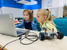 В Курске школьников приглашают на бесплатные занятия по программированию