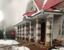 В Курской области потушили горящий гараж