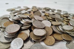 Куряне могут обменять монеты на бумажные деньги